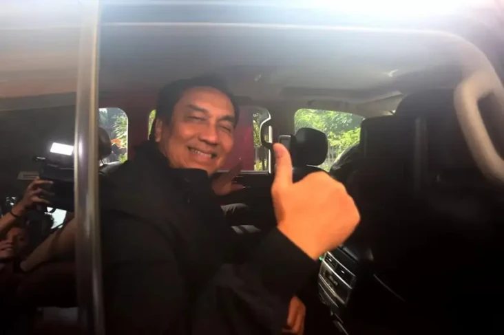 Effendi Simbolon Resmi...