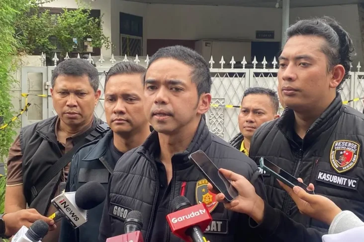 Remaja Bunuh Ayah dan...