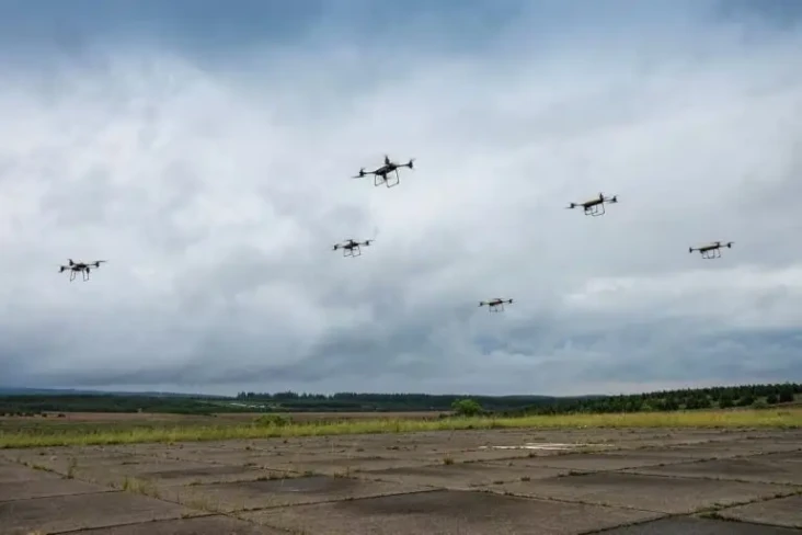 Apakah Drone yang Terbang...