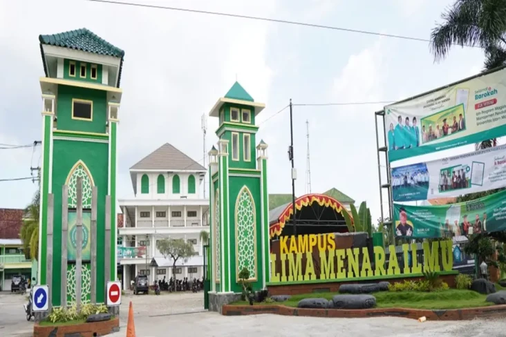 4 Universitas di Madura...