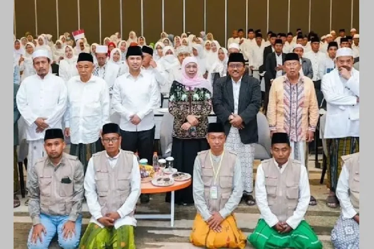 Sejarah Baru! Khofifah...