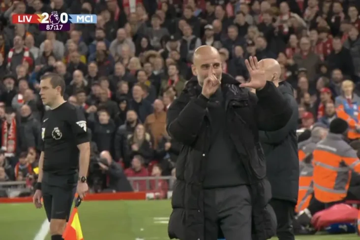 Gestur Tangan Pep Guardiola...