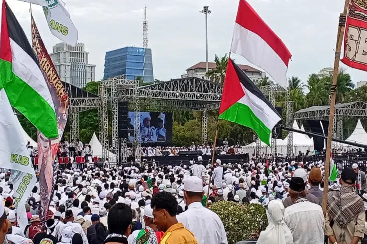 Ribuan Jemaah Reuni...