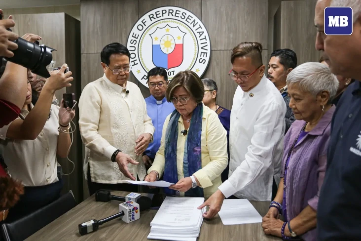 Aliansi Sayap Kiri Filipina...