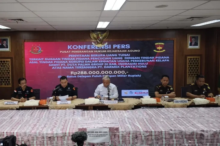 Kejagung Sita Uang Tunai...