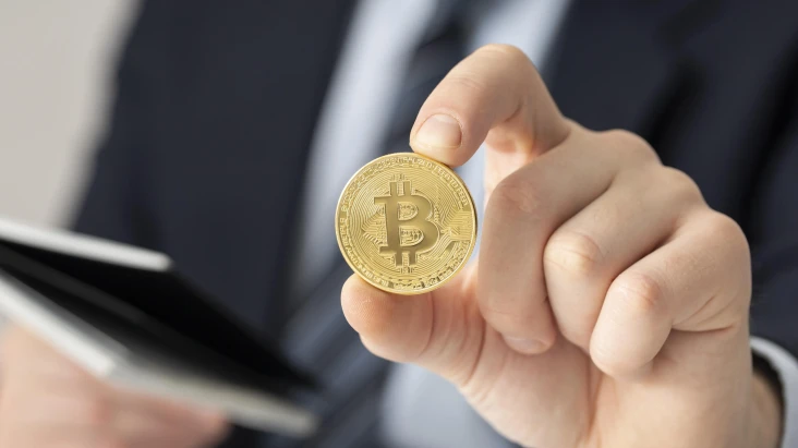 Tertarik Investasi Bitcoin?...