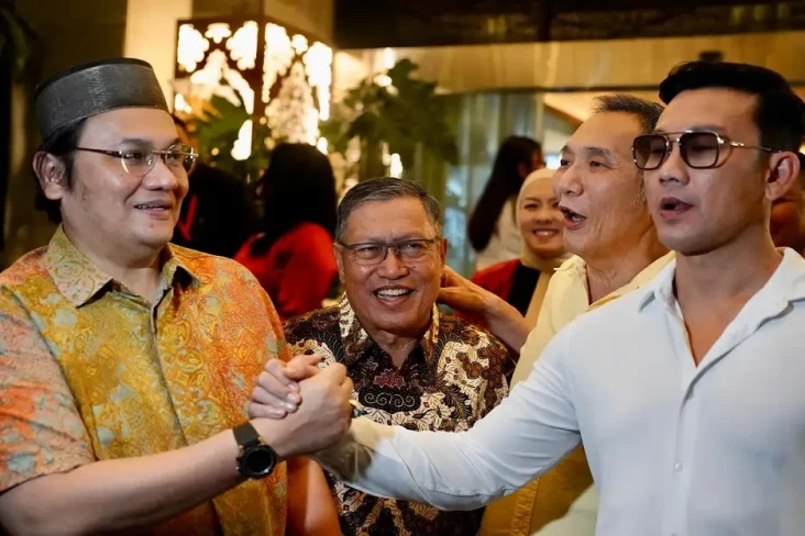 Denny Sumarga dan Farhat...