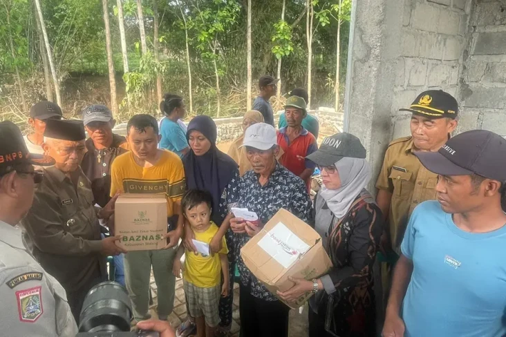 Bank Jatim Salurkan...