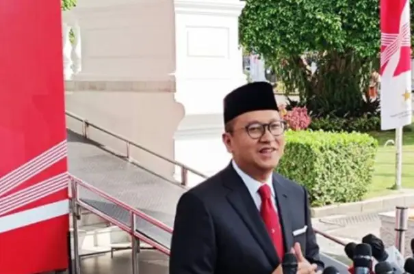 Kunjungi Singapura,...