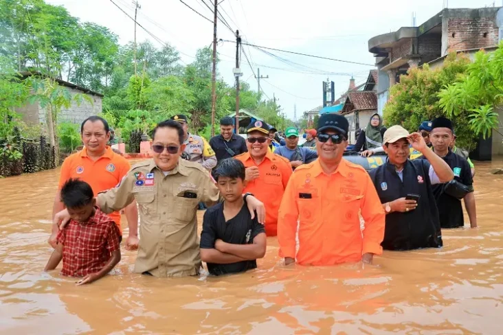 Pj Gubernur Jatim Tangani...