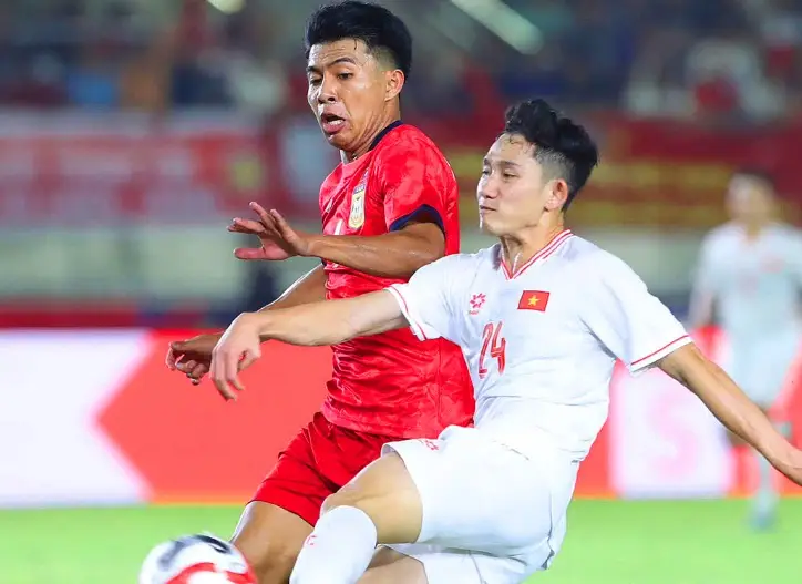 Timnas Vietnam Hancurkan...