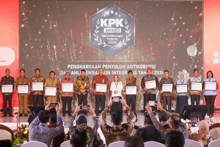 Pemprov Jateng Raih...