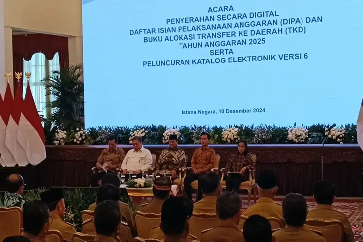 Serahkan DIPA dan TKD...