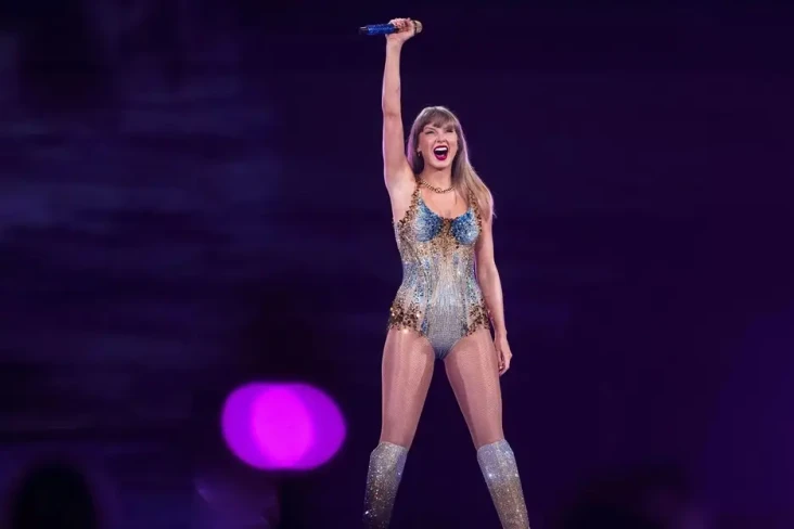Taylor Swift Beri Bonus...