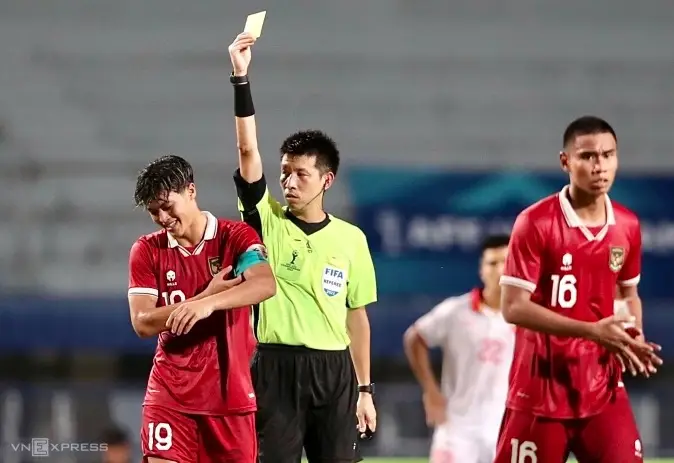 Wasit Hiroki Kasahara...