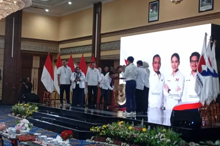 Ditandai Pemukulan Gong,...