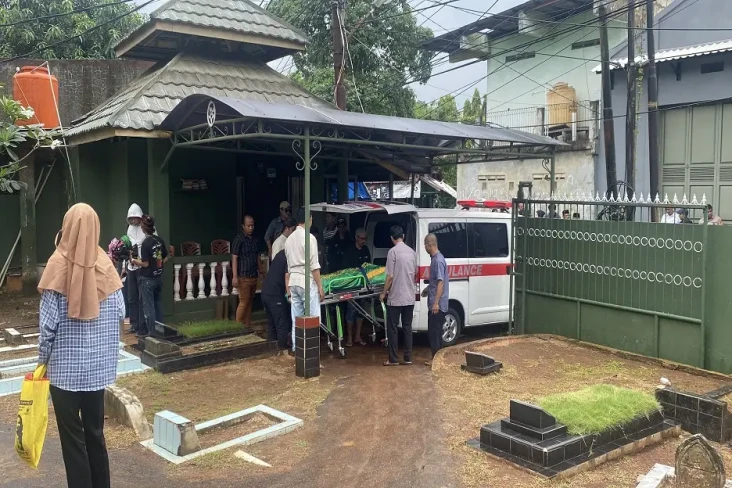 Jeratan Pinjol di Balik...