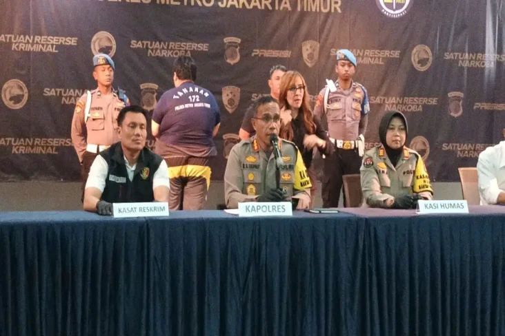 Polisi Tahan Anak Bos...