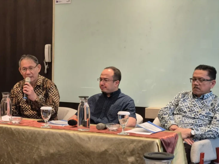 Kolaborasi dan Adopsi...