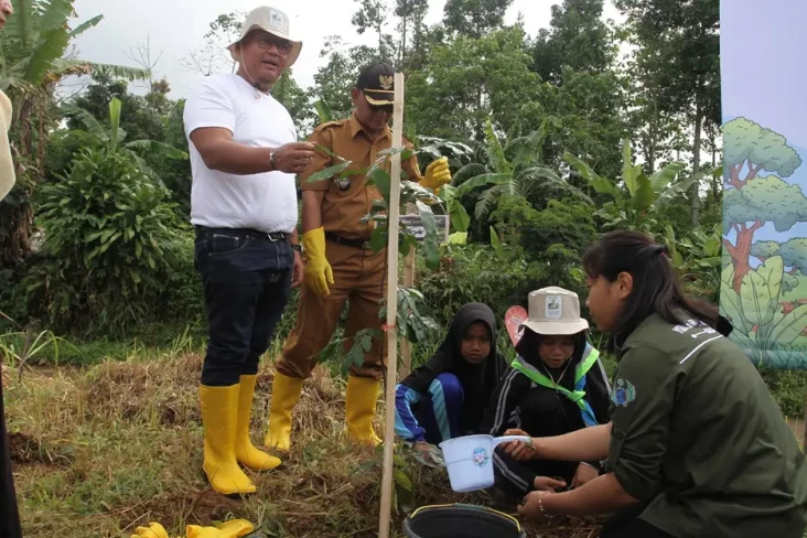 Jaga Lingkungan, Anak-anak...