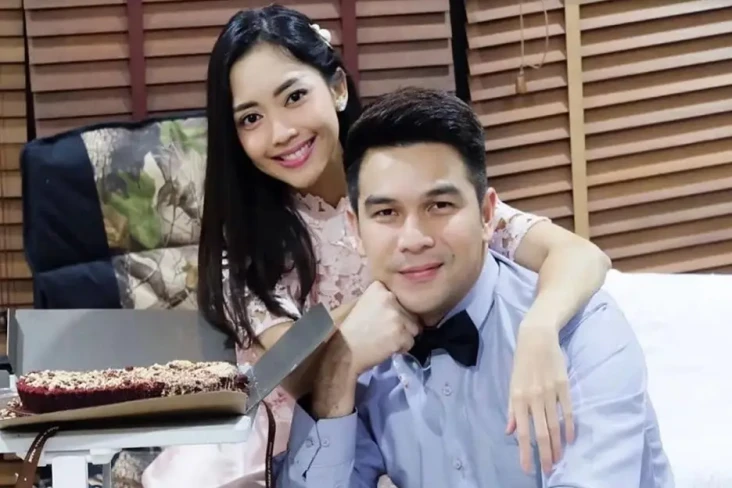 Pacaran Setahun, Jonathan...