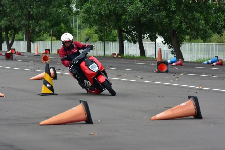AHM Kenalkan Honda ICON...