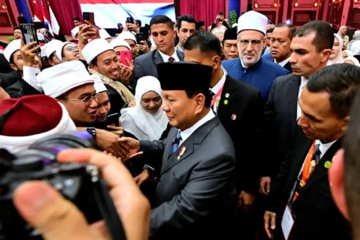 Temui Mahasiswa Indonesia...