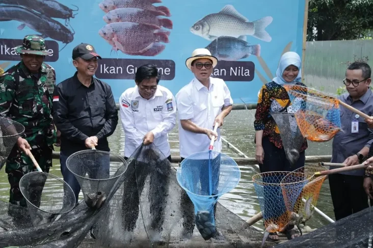 Dukung Program Makan...