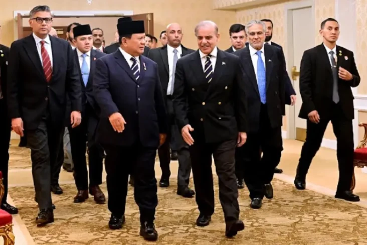 Presiden Prabowo Temui...