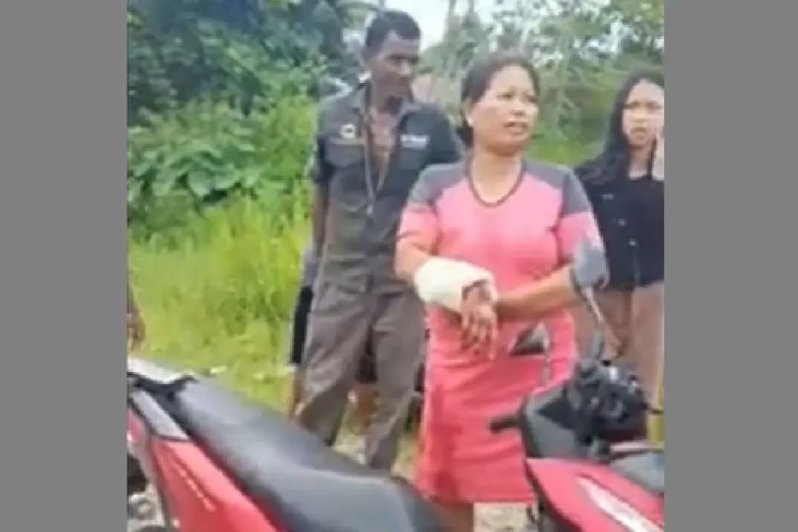 Tagih Uang Penjualan,...