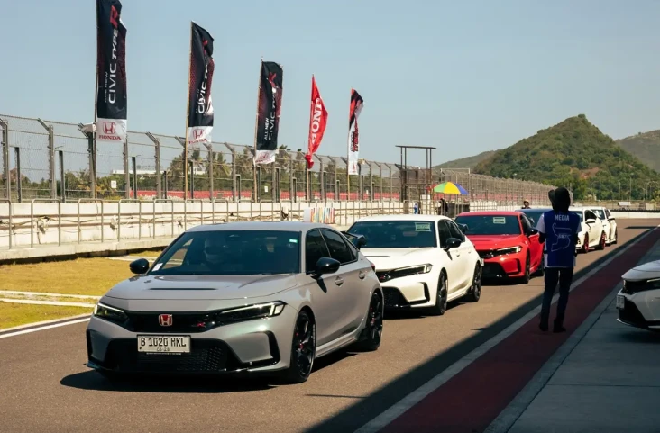 Pajak Honda Civic: Dari...