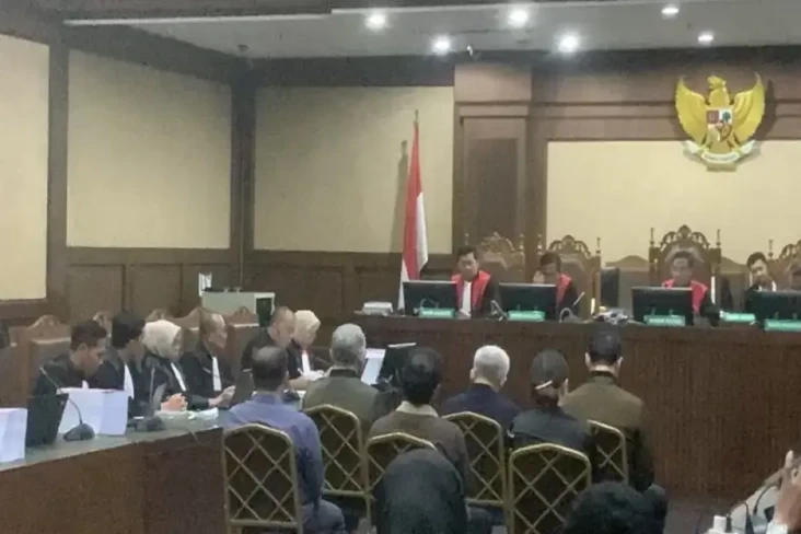 Direktur PT RBT Reza...