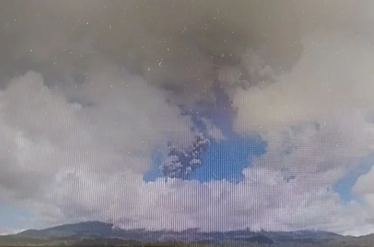 Erupsi, Gunung Raung...