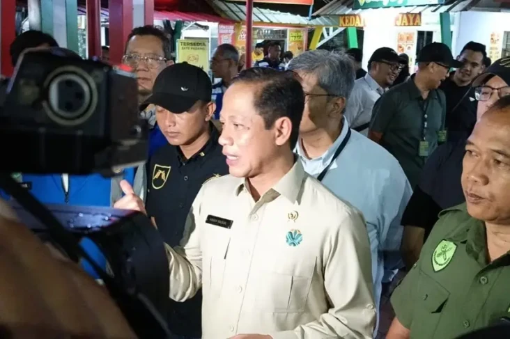 Menteri Hanif Faisol...