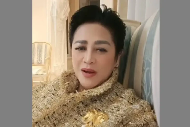 Hasto Titip Dokumen...