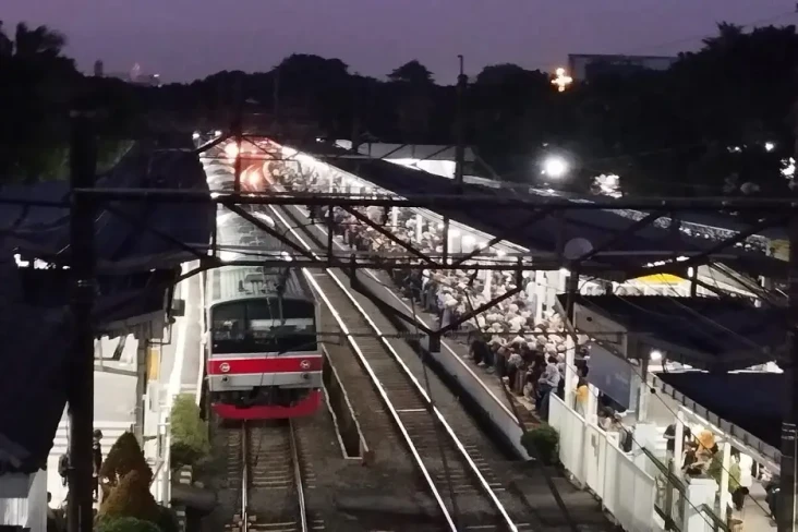 KRL Commuter Line Gangguan...