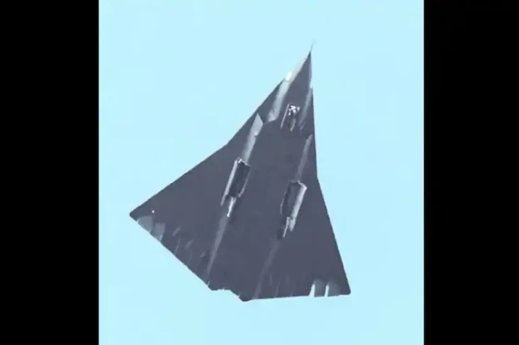 China Terbangkan Jet...