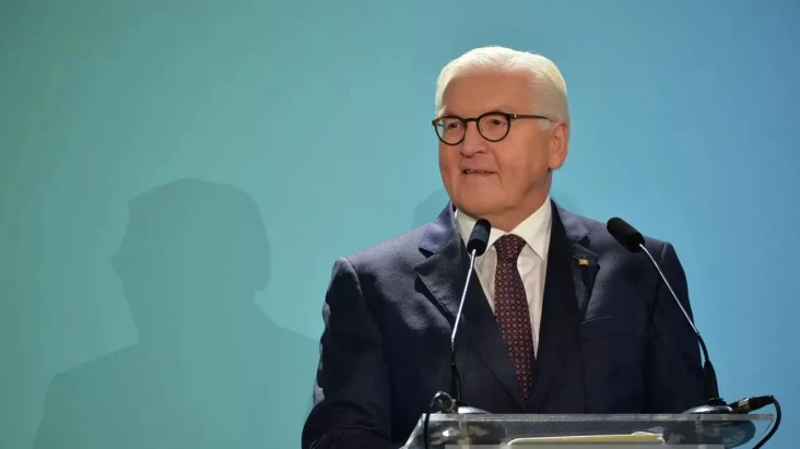 Presiden Jerman Bubarkan...