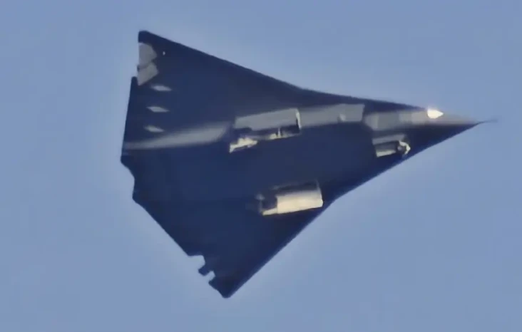 Jet Tempur Chengdu J-20...