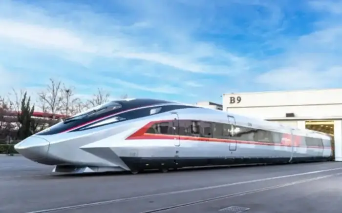 China Kenalkan Kereta...