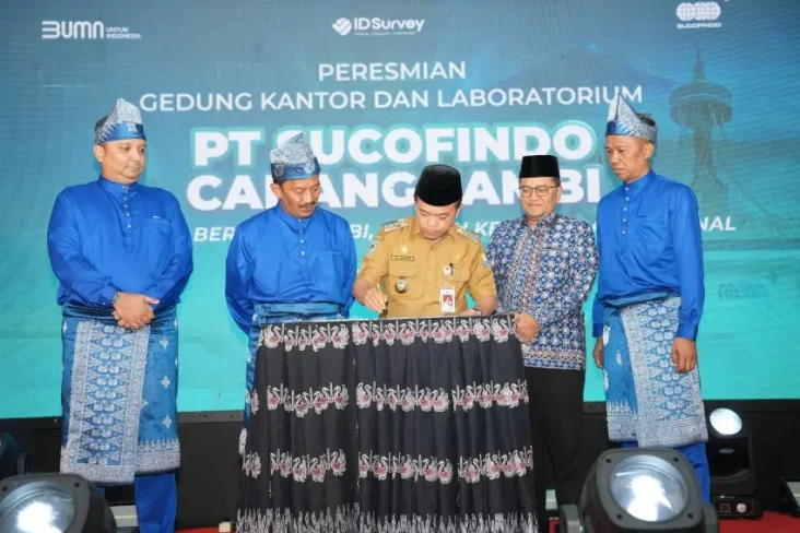 Dorong Daya Saing, Gedung...
