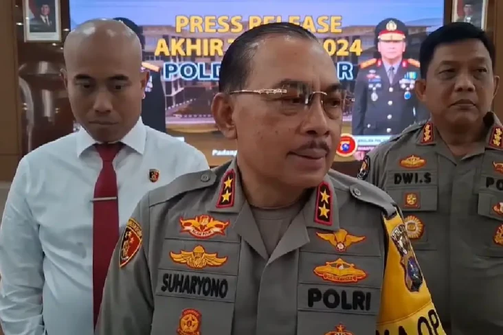 Polda Sumbar Hentikan...