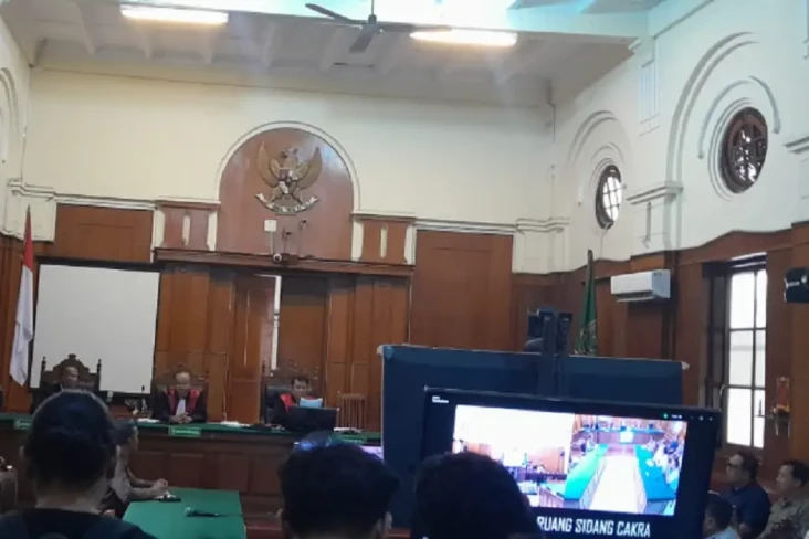 Keluarga Korban Tragedi...