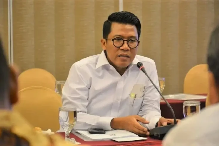 Ketua Komisi XI DPR...