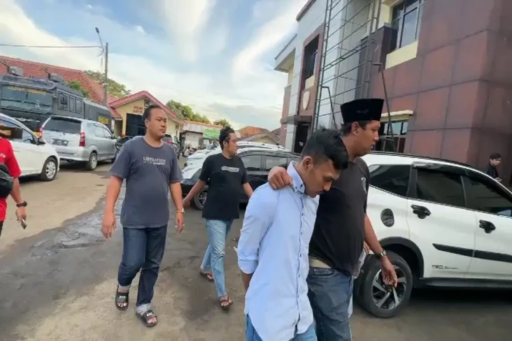Penyewa Mobil Terkait...