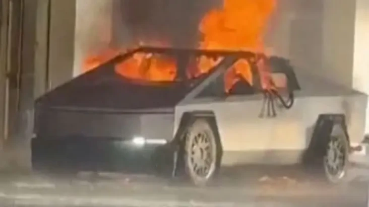 Tersangka Ledakan Cybertruck...