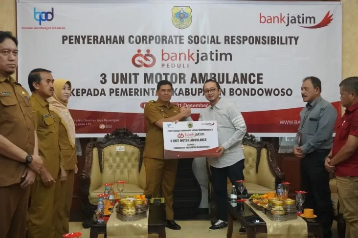 Bank Jatim Serahkan...
