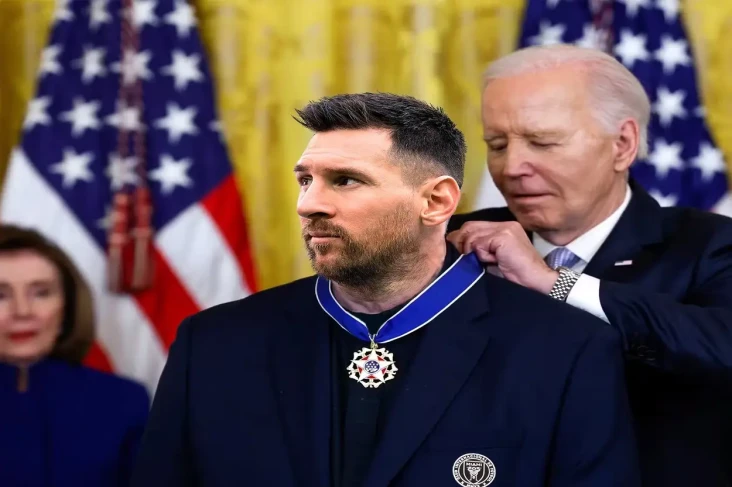 Biden Berikan Presidential...
