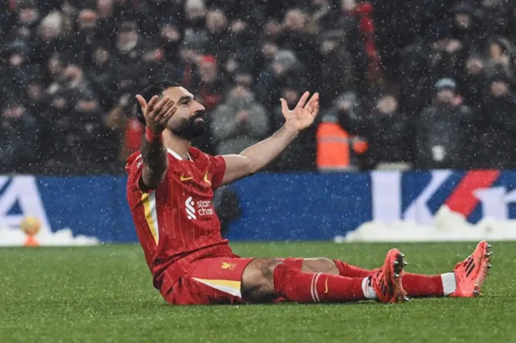 Mo Salah Sejajar dengan...