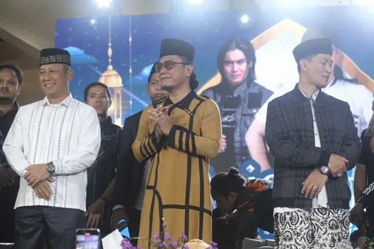 Ke Ponpes Ora Aji, Charly,...